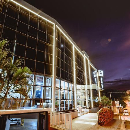 Riellis Center Hotel Ботукату Екстериор снимка