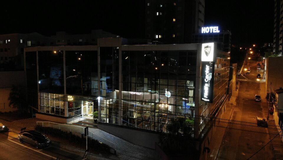 Riellis Center Hotel Ботукату Екстериор снимка