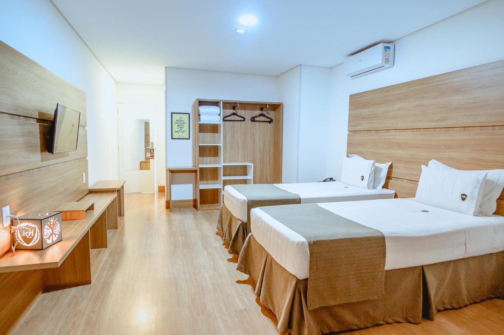 Riellis Center Hotel Ботукату Екстериор снимка