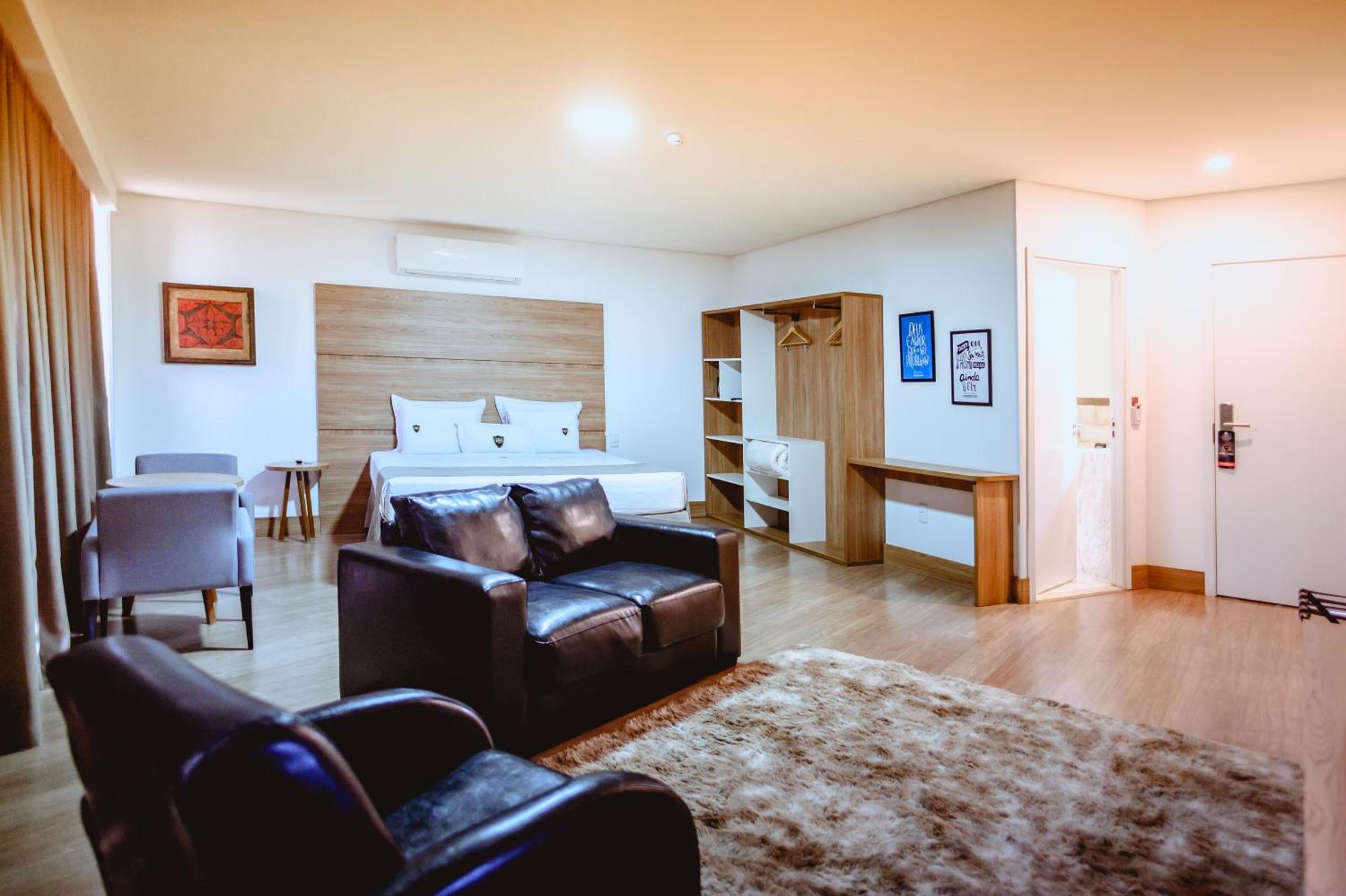 Riellis Center Hotel Ботукату Екстериор снимка