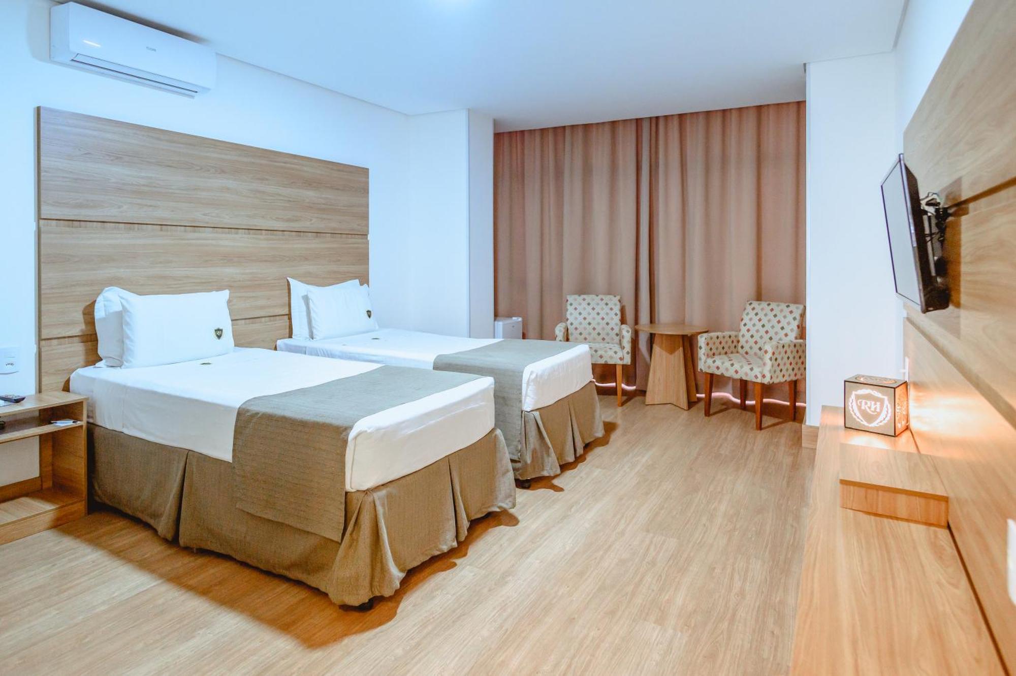Riellis Center Hotel Ботукату Екстериор снимка