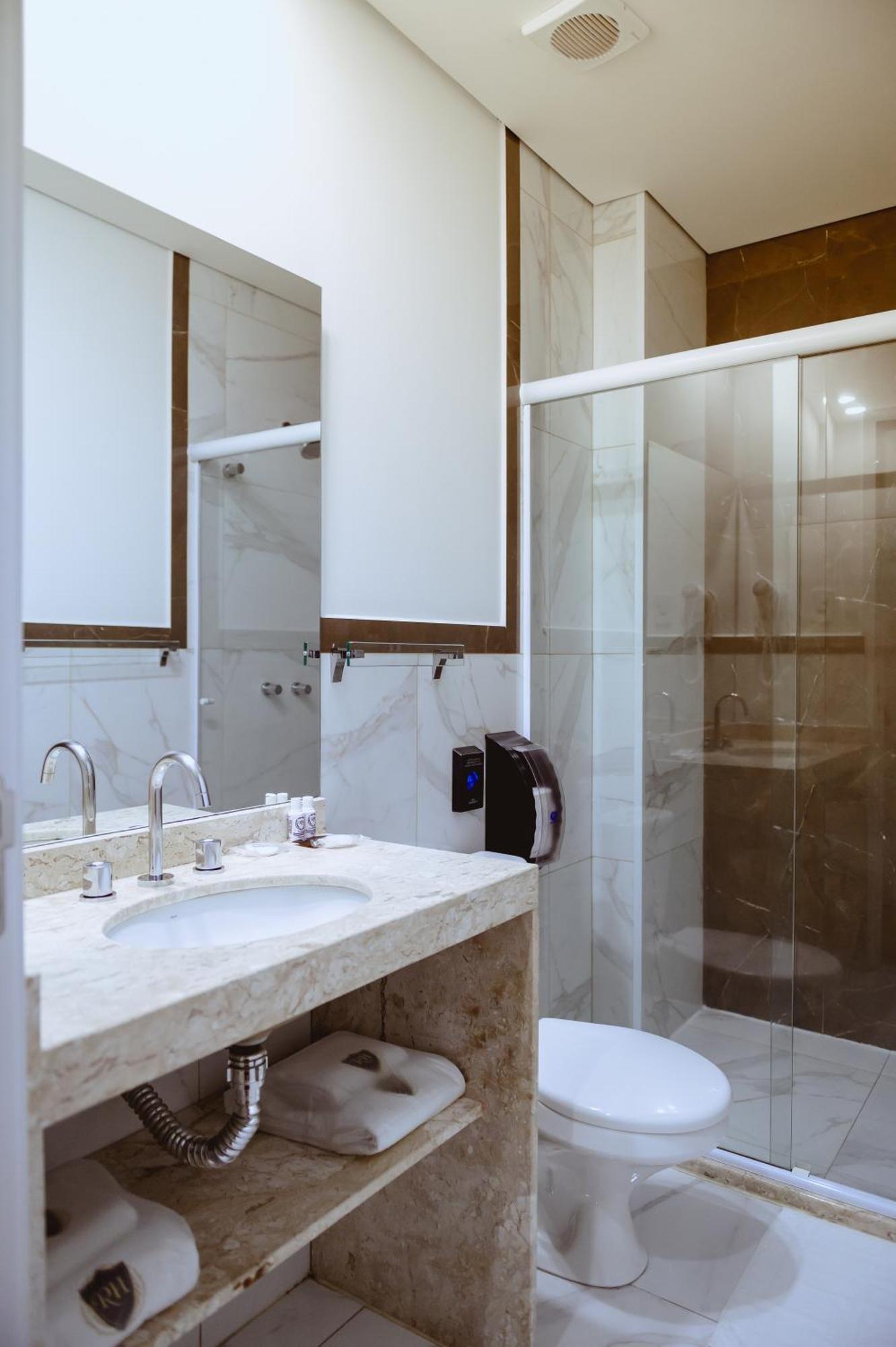 Riellis Center Hotel Ботукату Екстериор снимка