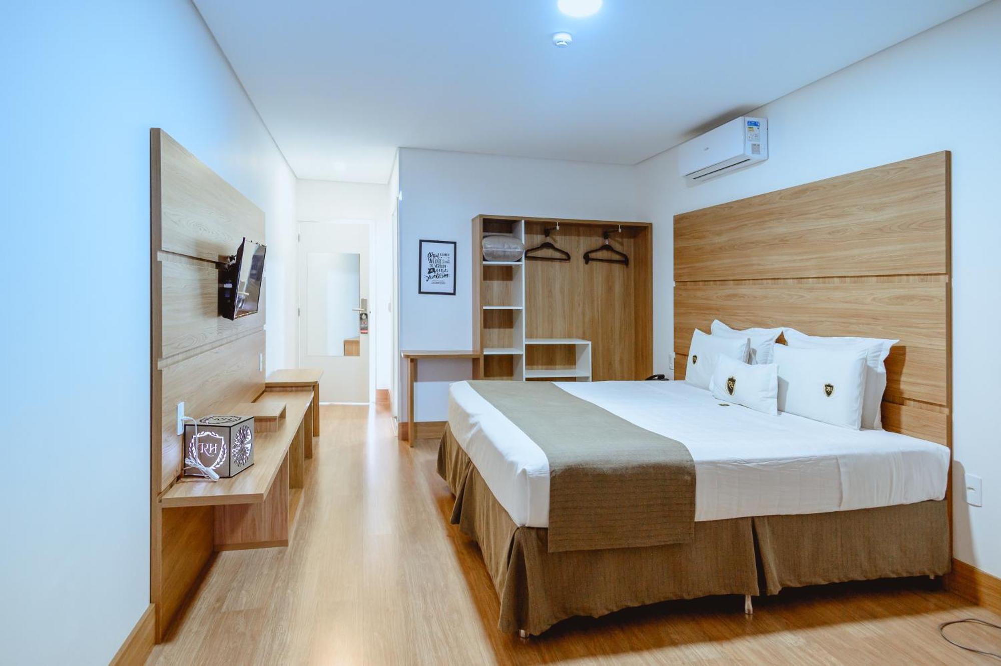 Riellis Center Hotel Ботукату Екстериор снимка