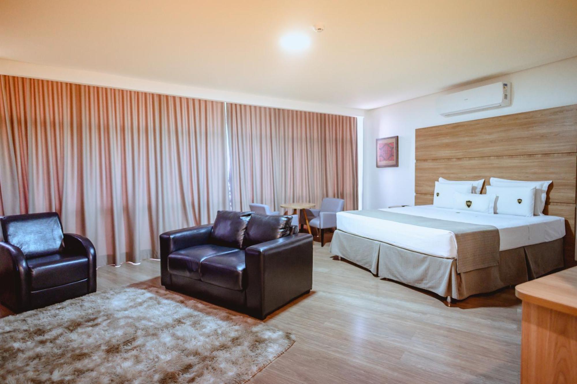 Riellis Center Hotel Ботукату Екстериор снимка