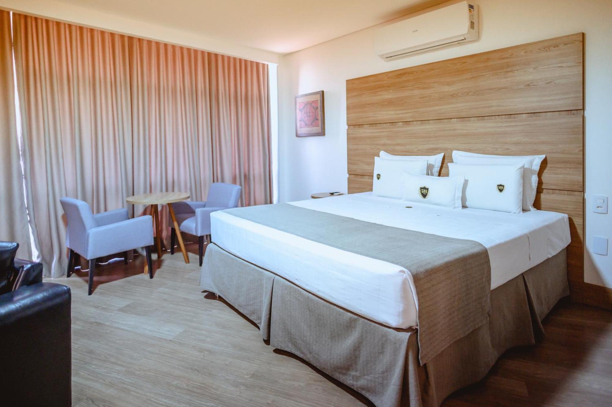 Riellis Center Hotel Ботукату Екстериор снимка
