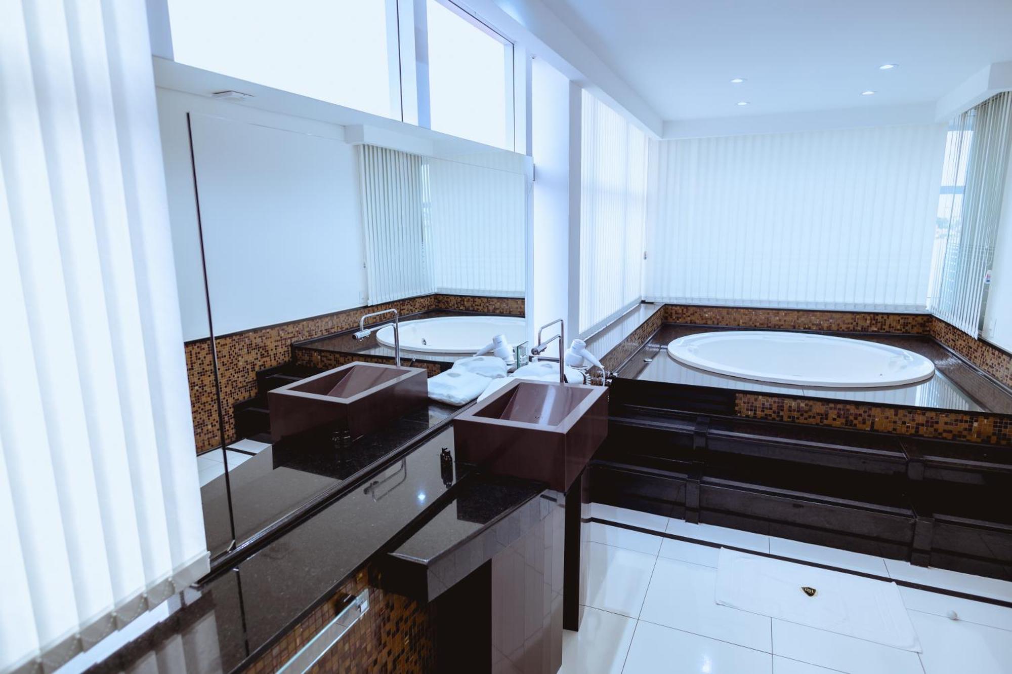 Riellis Center Hotel Ботукату Екстериор снимка