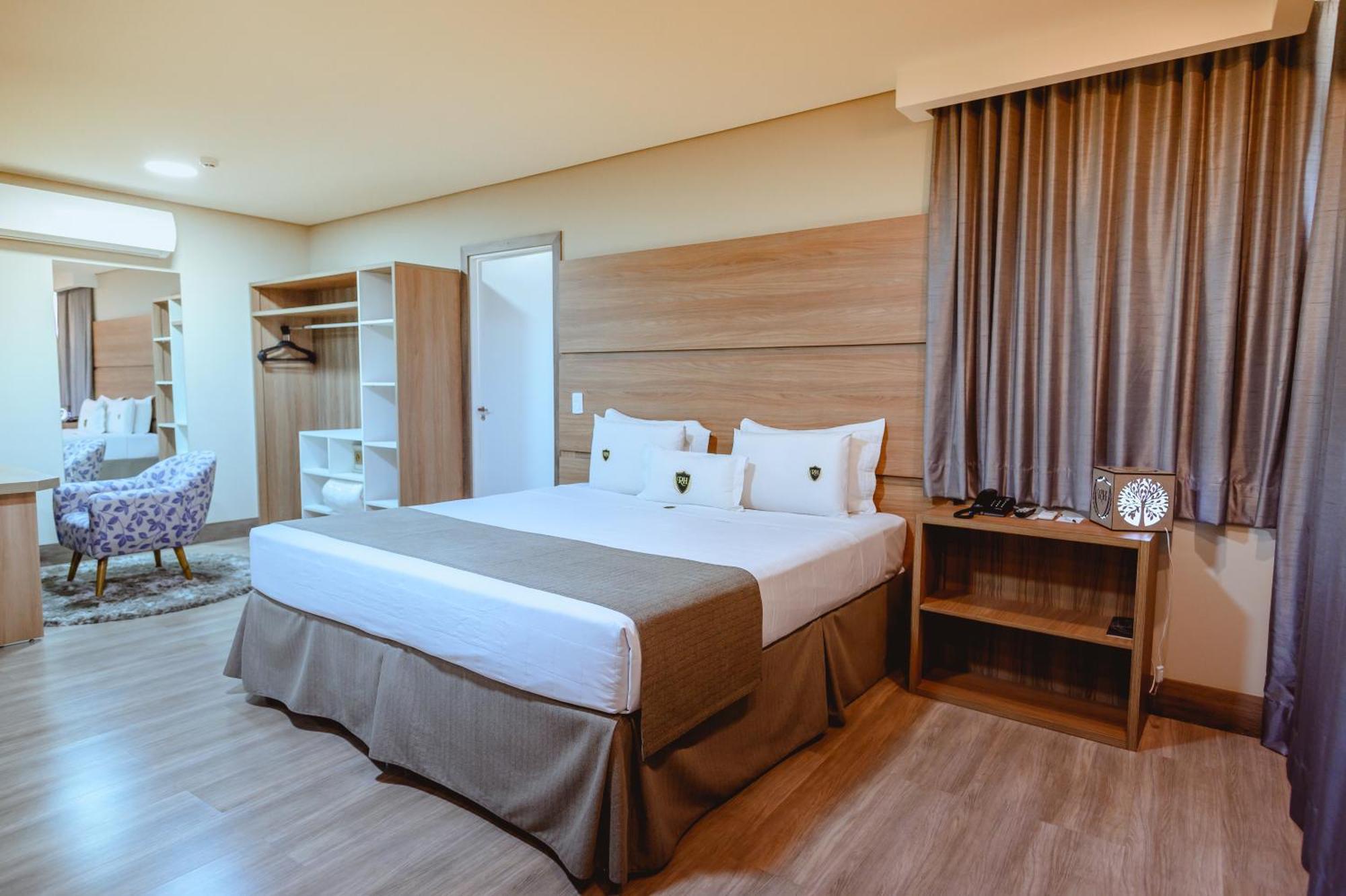 Riellis Center Hotel Ботукату Екстериор снимка